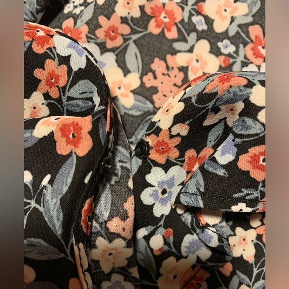 Floral blouse - Picture 3 of 5